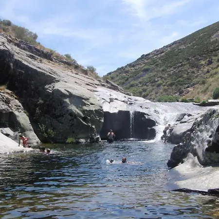 Casa de Férias La Piedra Del Mediodia De Gredos Barajas de Gredos